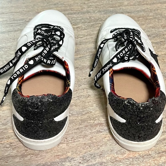 Torrid ♥️Betsey Johnson T Remy sneakers - Picture 2 of 16